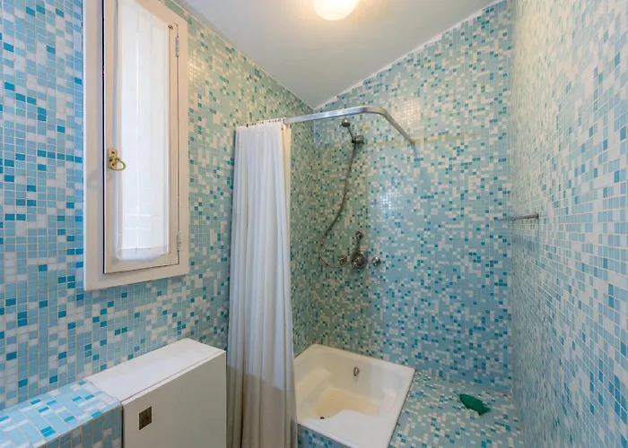 Ferienhaus Guestready - Chapel's Garden